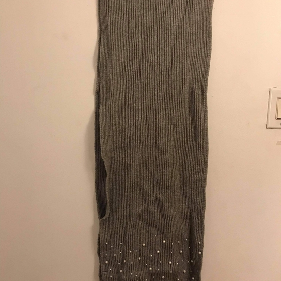 Long and cozy knitted scarf - Picture 4 of 4